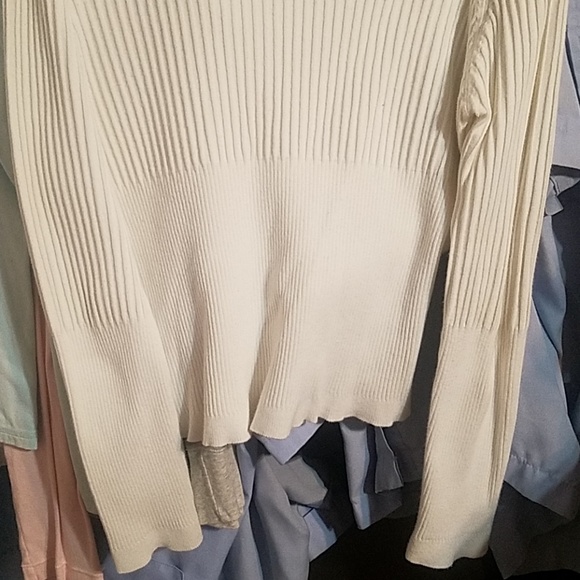 Top - Picture 3 of 3